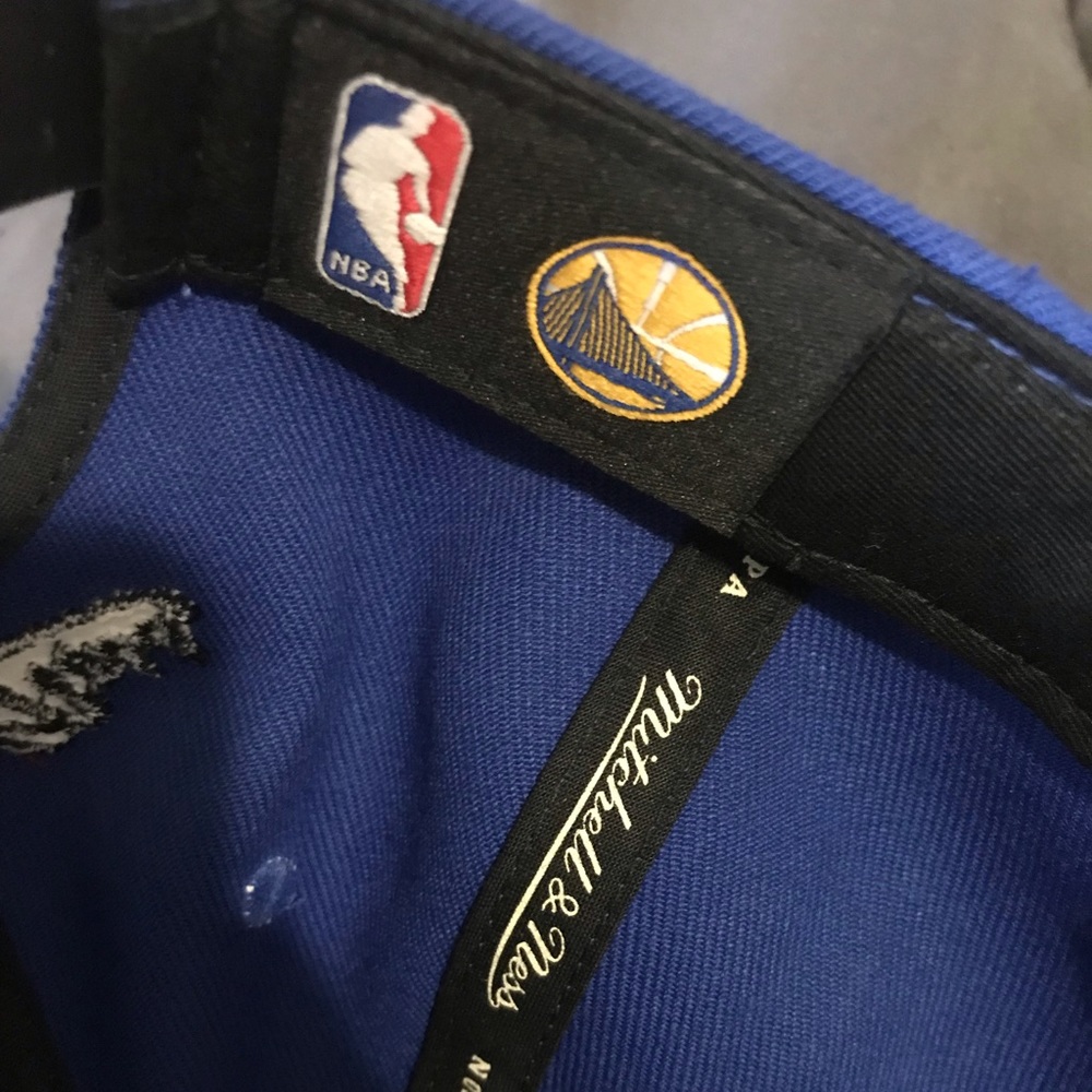 Warriors Snap Back Hat NWT Leather Mitchell & Ness - Picture 6 of 8